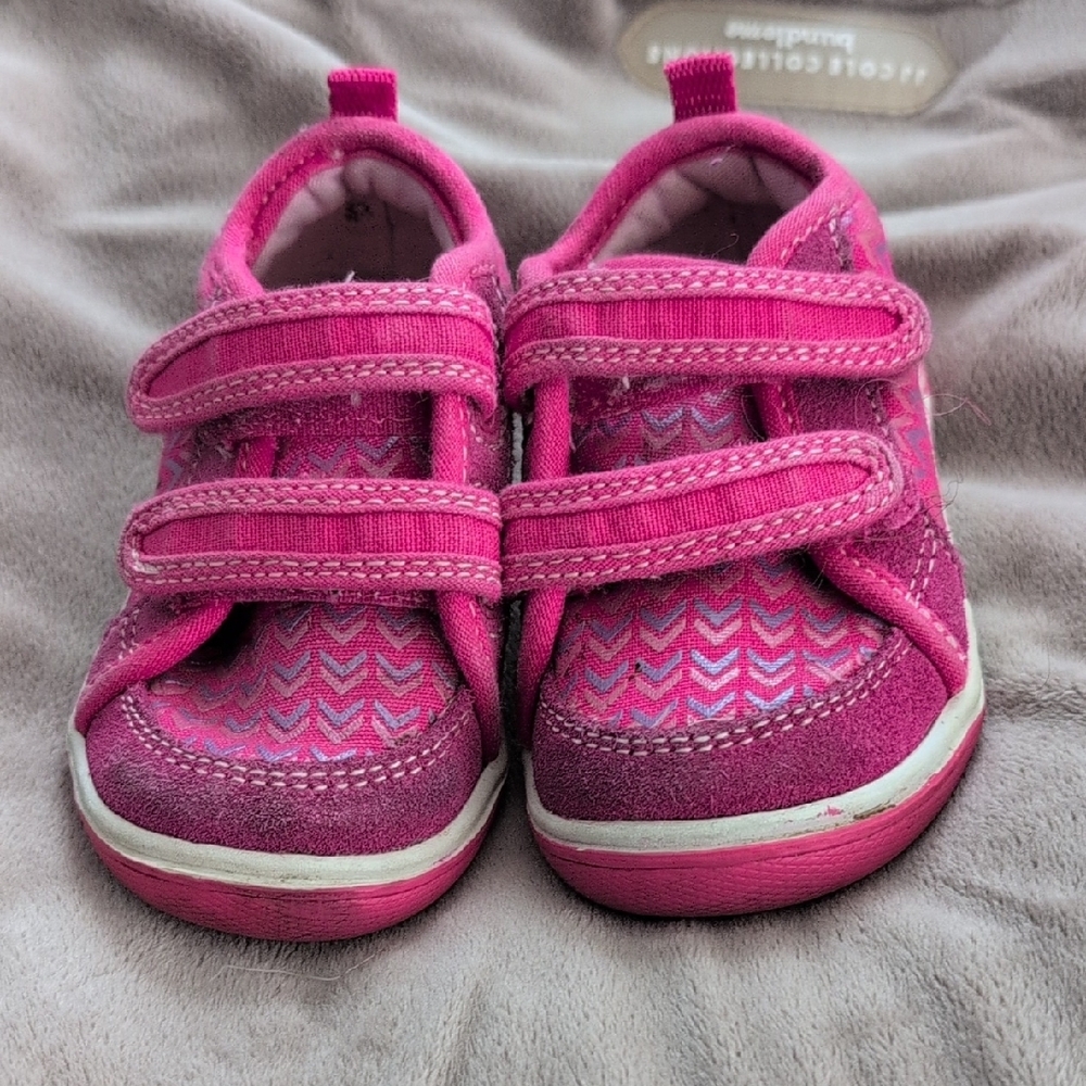 Stride rite Pink Velcro Sneakers- 4.5M